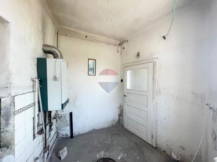 Casă individuală cu 3 camere cu Teren 140 Mp în Central