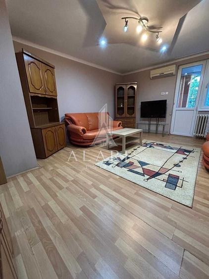 Apartament cu 3 camere decomandat, mobilat în Central