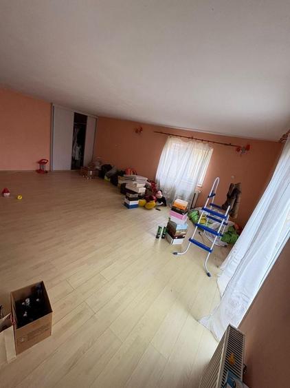 Casă cu 4 camere în Valea Mare