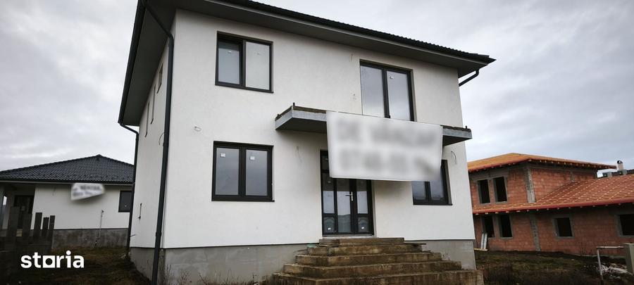 Casă cu 5 camere cu Teren 507 Mp în Corunca