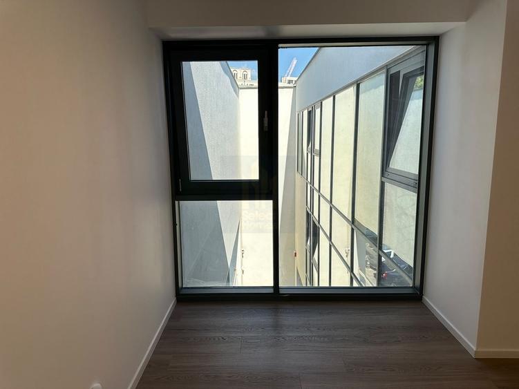 Apartament cu 4 camere semidecomandat, mobilat în Unirii