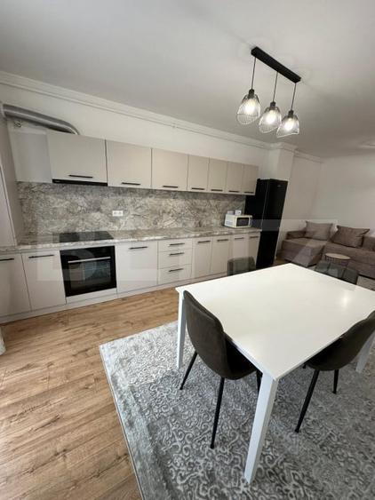 Apartament cu 2 camere semidecomandat, mobilat în Florești