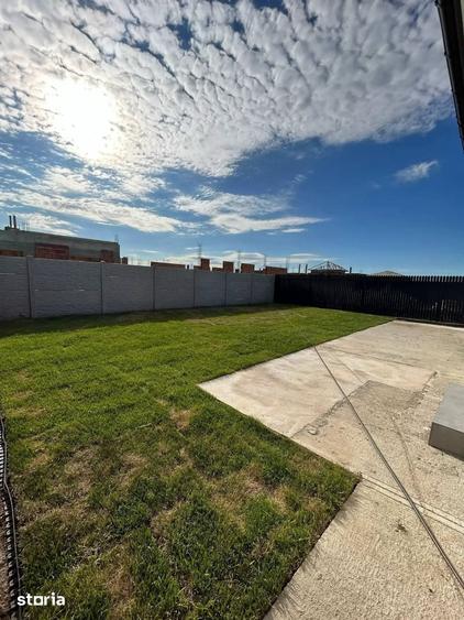 Casă cu 4 camere cu Teren 400 Mp în Central
