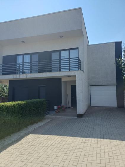 Casă cu 4 camere cu Teren 457 Mp în Măgurele
