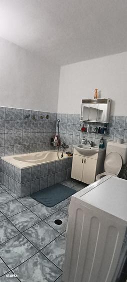 Casă cu 2 camere decomandat în Diosig