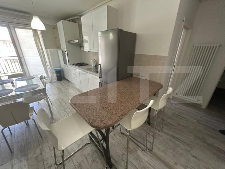 Apartament cu 2 camere nedecomandat, mobilat în Europa