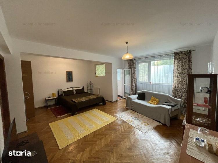 Garsonieră în Vatra Luminoasă