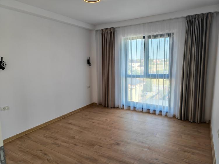 Apartament cu 2 camere semidecomandat, mobilat în Moșnița Nouă
