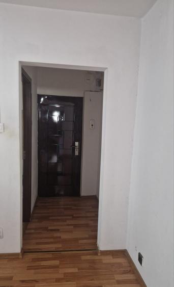 Apartament cu 2 camere semidecomandat în Deve