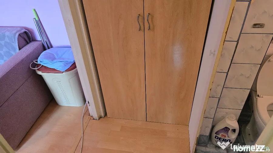 Apartament cu 3 camere semidecomandat în Micro 15