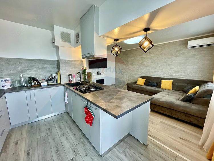 Apartament cu 3 camere decomandat în Republicii