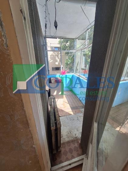 Apartament cu 3 camere decomandat în Lipovei