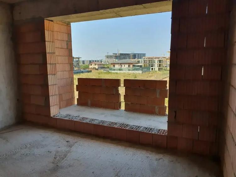 Apartament cu 3 camere decomandat în Theodor Pallady