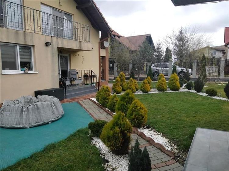 Casă individuală cu 5 camere cu Canalizare în Rulmentul