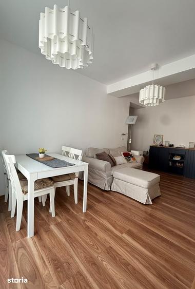 Apartament cu 3 camere decomandat, mobilat în Sud