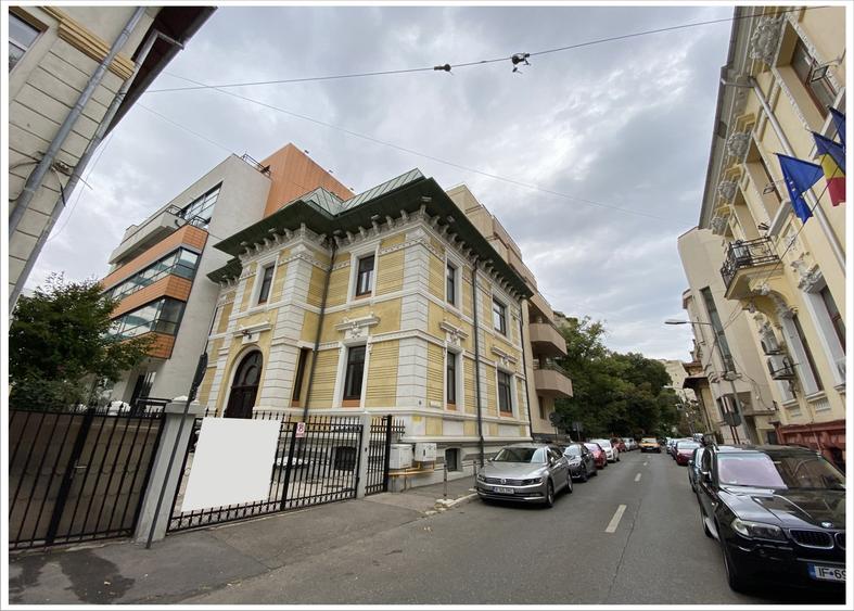Birou, de 1,993 mp, în Universitate
