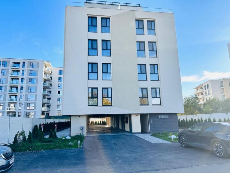 Apartament cu 3 camere semidecomandat în Dămăroaia