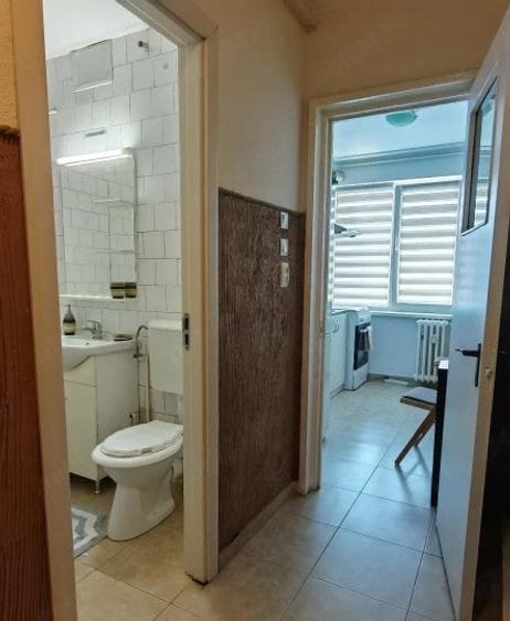 Apartament cu 2 camere decomandat, mobilat în Titan