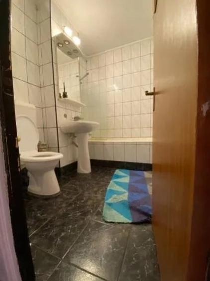 Apartament cu 3 camere decomandat în Berceni