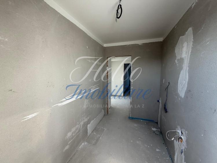 Apartament cu 3 camere decomandat în Florești