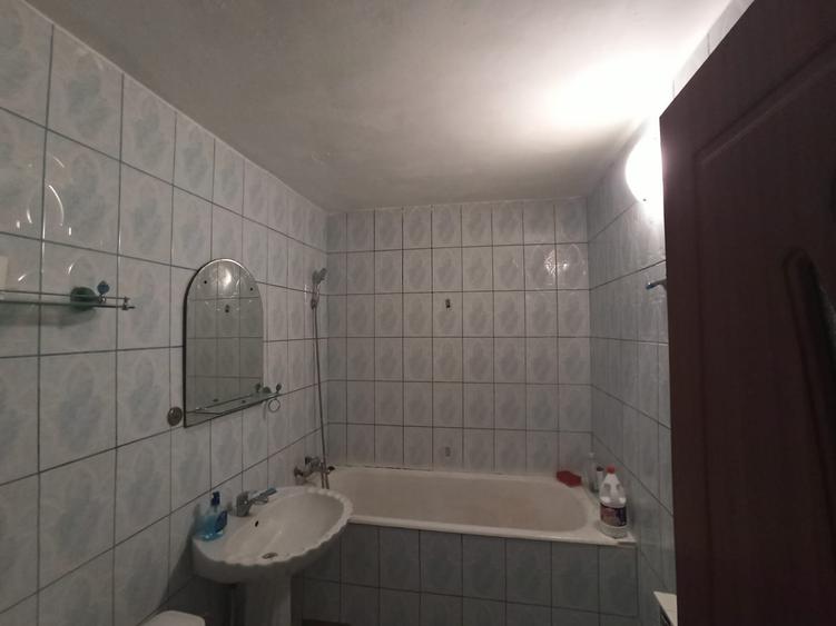 Apartament cu 2 camere decomandat în Periferie