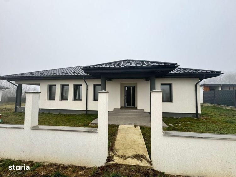 Casa individuala de vanzare 131 mp construiti, teren 6 ari - 18