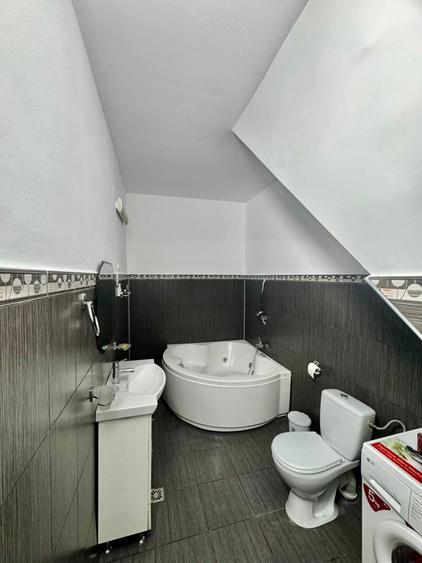 Apartament cu 4 camere semidecomandat, mobilat în Gruia