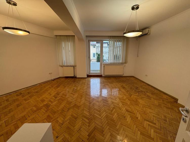 Duplex cu 3 camere cu Canalizare în Cotroceni
