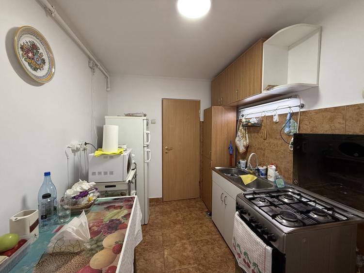 Apartament cu 4 camere decomandat, mobilat în Ultracentral