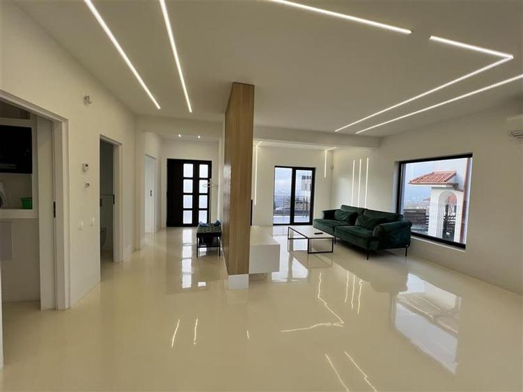 Casă individuală cu 5 camere cu Canalizare în Iris