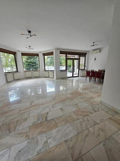 Casă individuală cu 5 camere cu Teren 400 Mp în Herăstrău