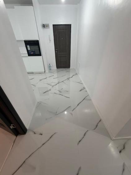 Apartament cu 3 camere semidecomandat în Florești