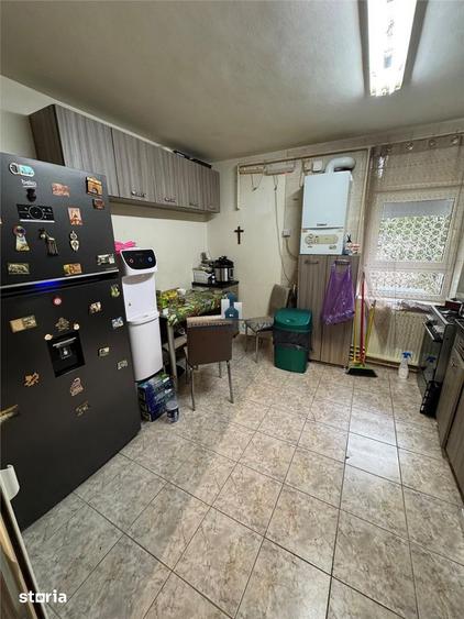 Apartament cu 4 camere decomandat în Berceni
