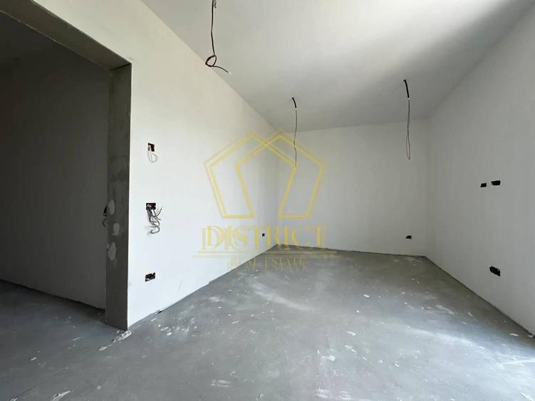 Duplex cu 5 camere cu Canalizare în Dumbrăvița
