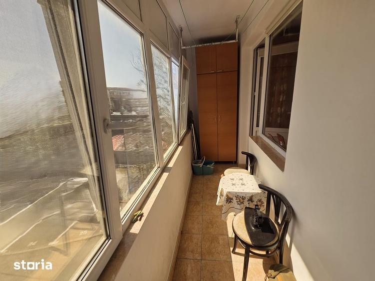 Apartament cu 3 camere semidecomandat în Faleză