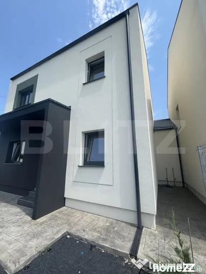 Casă cu 4 camere cu Teren 300 Mp în Ghiroda