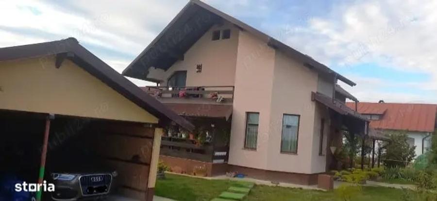 Casă cu 4 camere cu Teren 400 Mp în Central