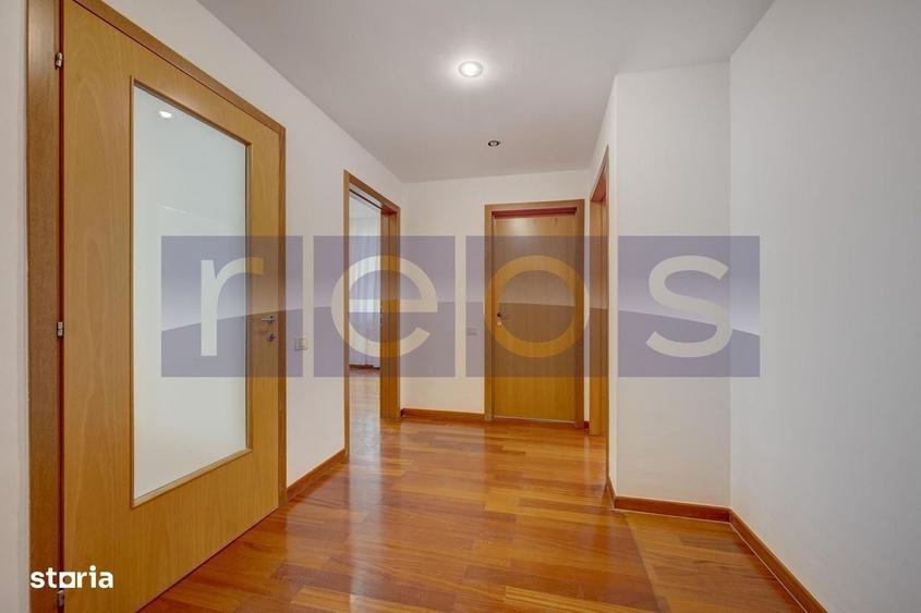 Apartament cu 4 camere în Central