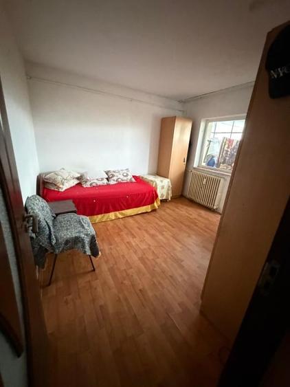 Apartament cu 3 camere decomandat în Cornitoiu