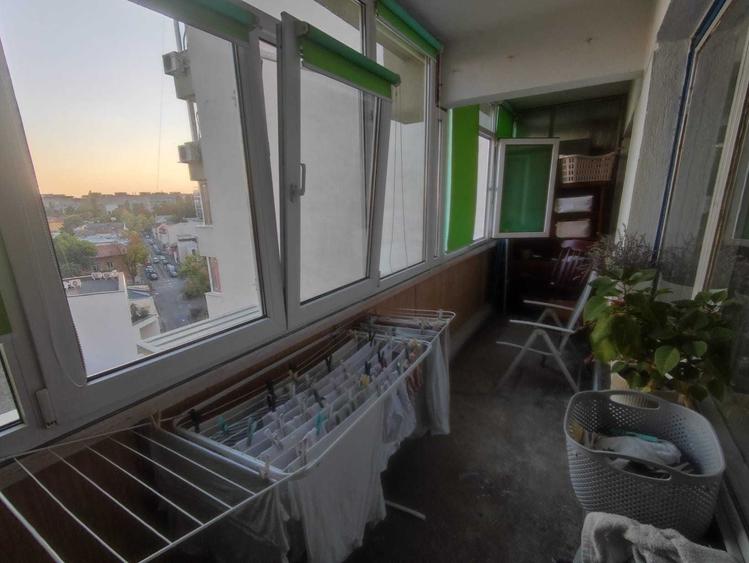 Apartament cu 3 camere semidecomandat în Titulescu