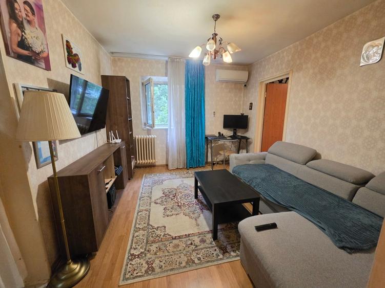 Apartament cu 2 camere semidecomandat în 1 Decembrie 1918