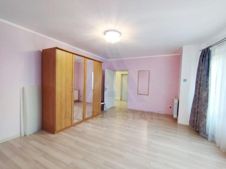 Casă individuală cu 4 camere cu Canalizare în Arhitecților - Calea Cisnădiei