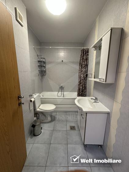 Apartament cu 3 camere semidecomandat, mobilat în Gară