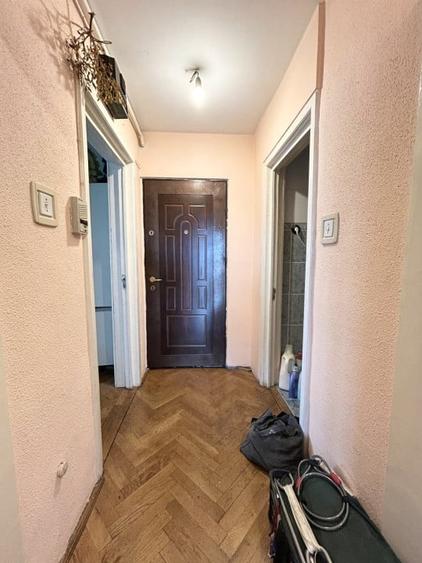 Apartament cu 3 camere decomandat, mobilat în Simion Bărnuțiu