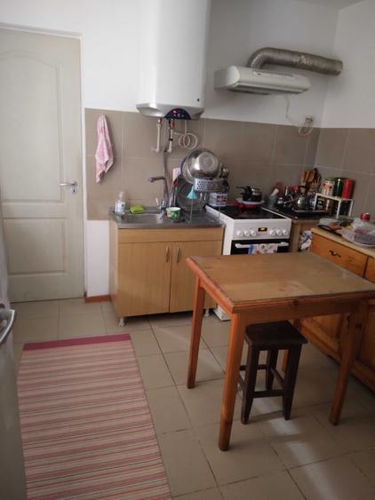 Casă cu 4 camere în Dobrogostea