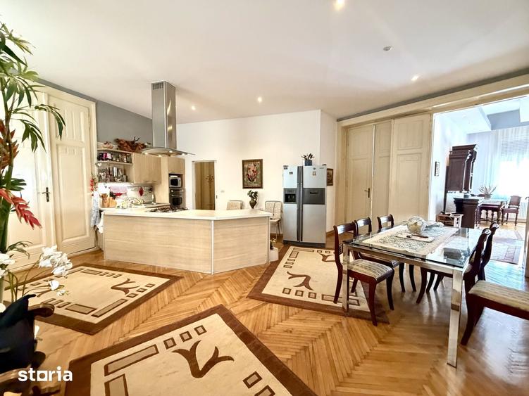 Apartament cu 4 camere în Central