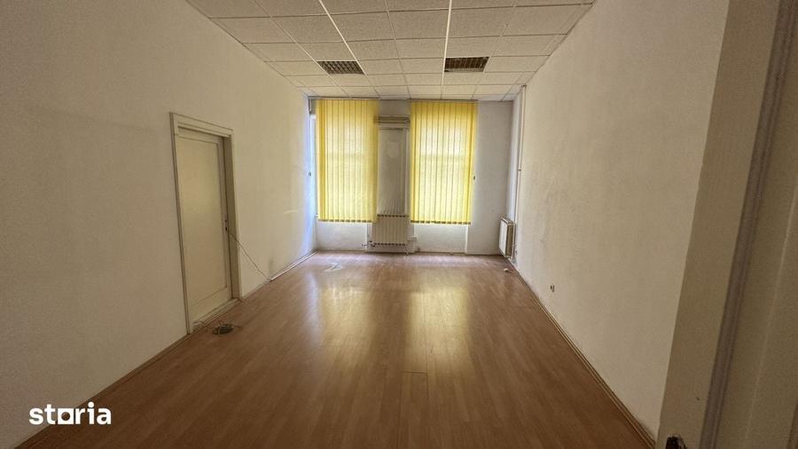 Apartament cu 7 camere în Central