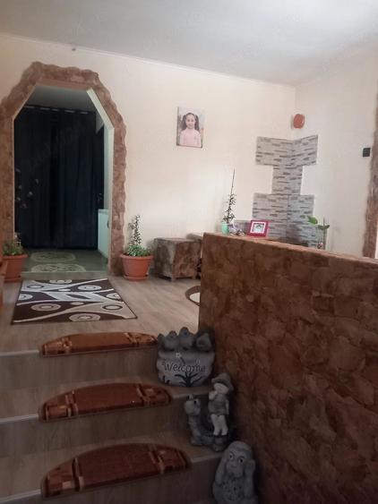 Casă cu 5 camere cu Teren 1200 Mp în Monariu
