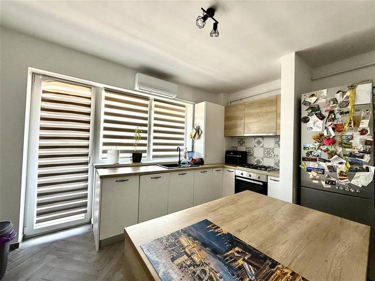 Apartament cu 2 camere decomandat în Sânpetru