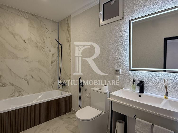 Casă individuală cu 3 camere cu Canalizare în Leș